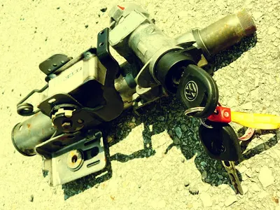 Awaryjne otwieranie samochodów mieszkań aut drzwi wymiana zamków, ślusarz naprawa stacyjek Dąbrowa Górnicza